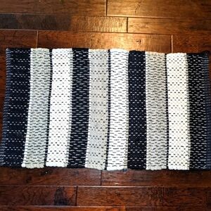 Premier Black & White Woven Accent Throw Rug